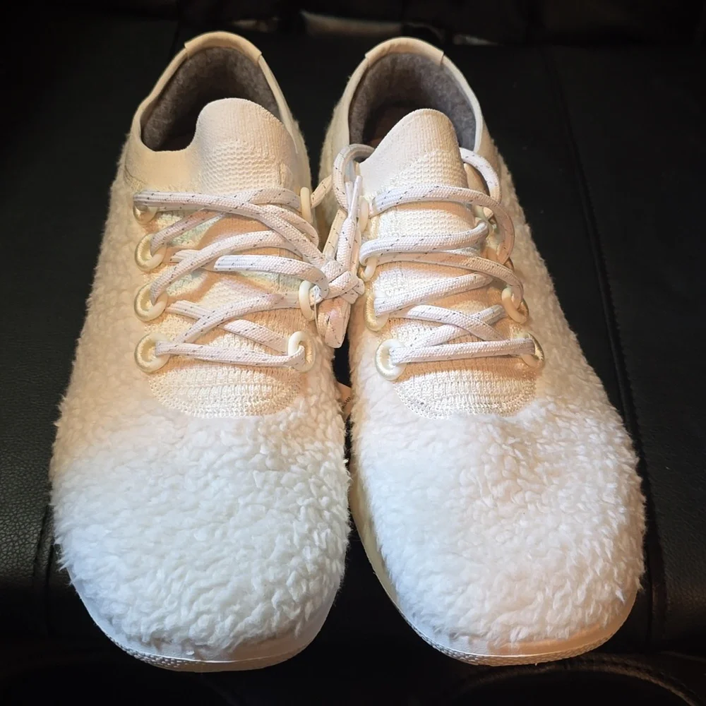 allbirds casual fluffy shoe - Picture 2 of 5